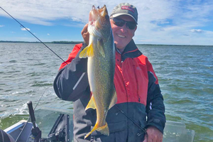 image links to winnie walleye report