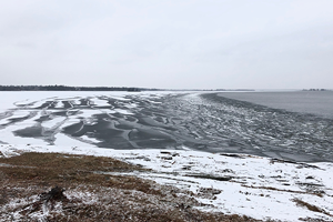 image links to ice report from Lake Kabetogama
