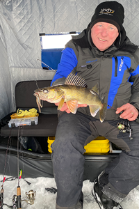 image links to Lake of the Woods Walleye Report
