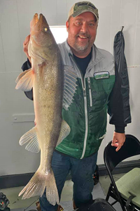 image links to lake of the woods walleye fishing report