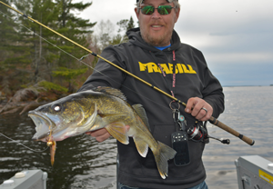 image links to fishing report aboput Lake Kabetogama