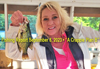 image of Lonnie Mundt holding a nice crappie