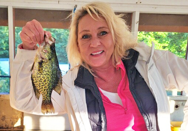 image of Lonnie Mundt holding a nice crappie