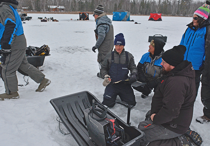 image of DNR Fisheries staff conducting barotrauma study on Cooper Lake near Longville