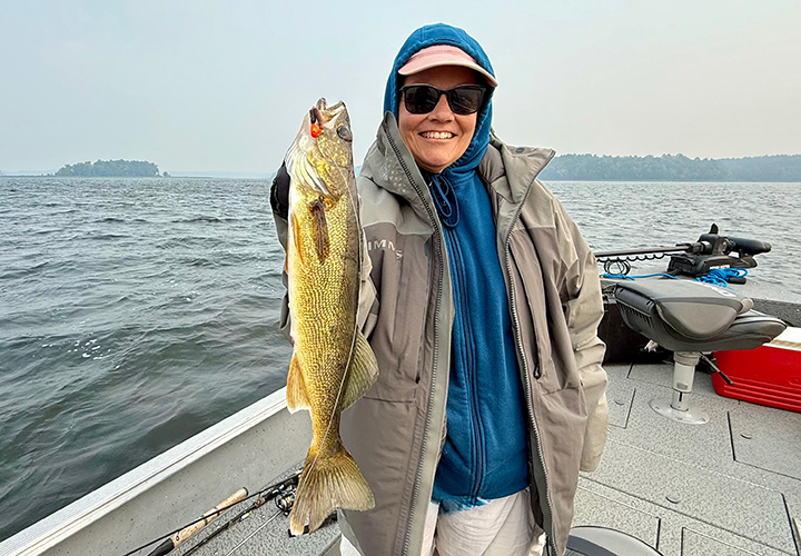 image links to Bowen Lodge fishing report from Cutfoot Sioux and Lake Winnibigoshish