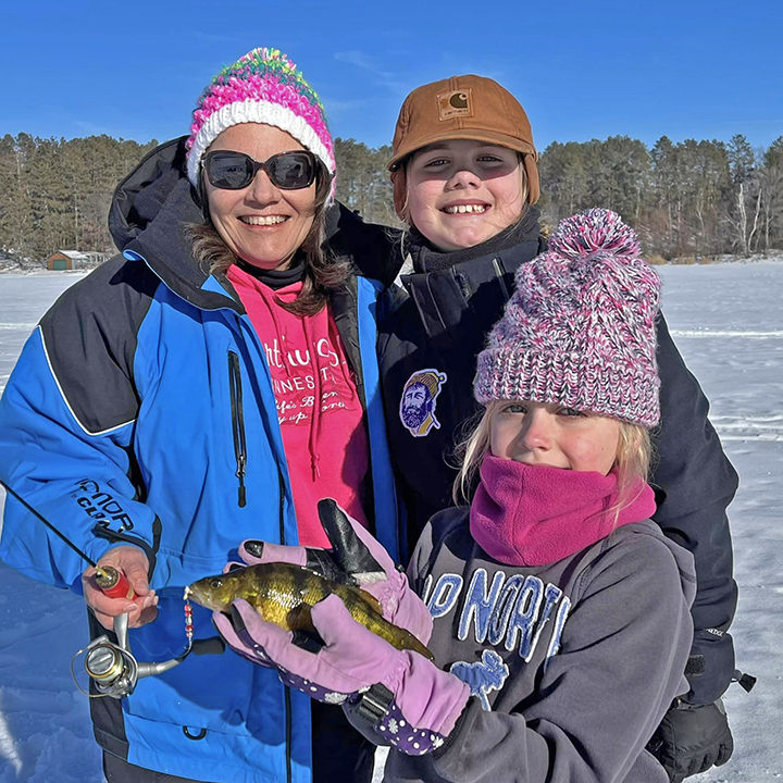 Susan Sundin with Harper and Emmy Comnick